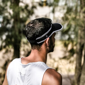 VISERA CON TOALLA INTERNA DEPORTIVA TRAINING (NEGRO Y BLANCO)